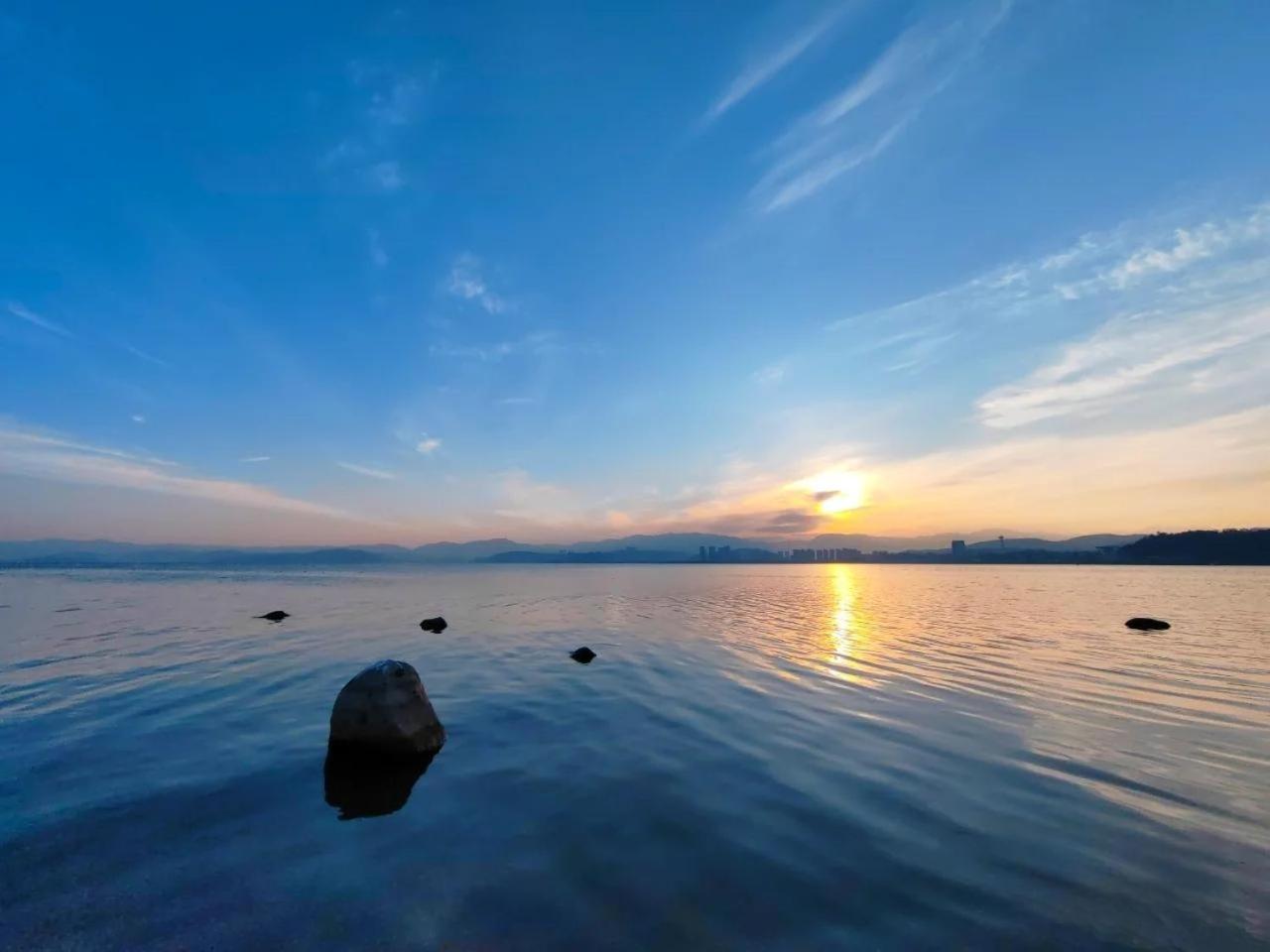 Dali Nest Secret Garden Lake View Inn Ngoại thất bức ảnh